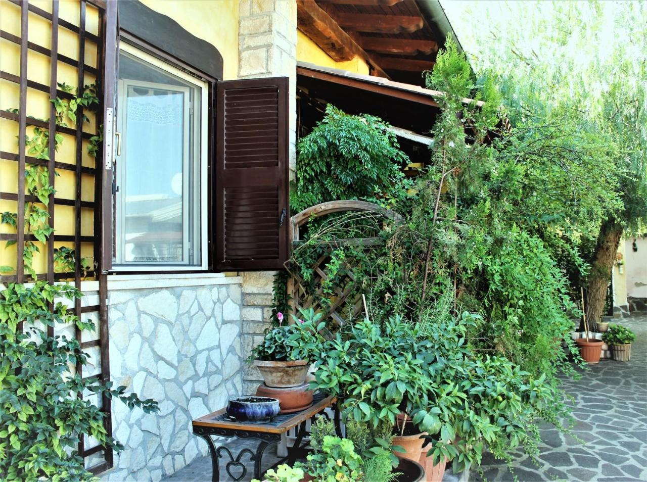I Gerani Rossi Hotel Рим Екстериор снимка